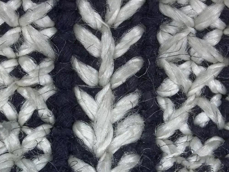 少數(shù)民族花溪苗族服飾婦女服裝上的十字刺繡紋樣