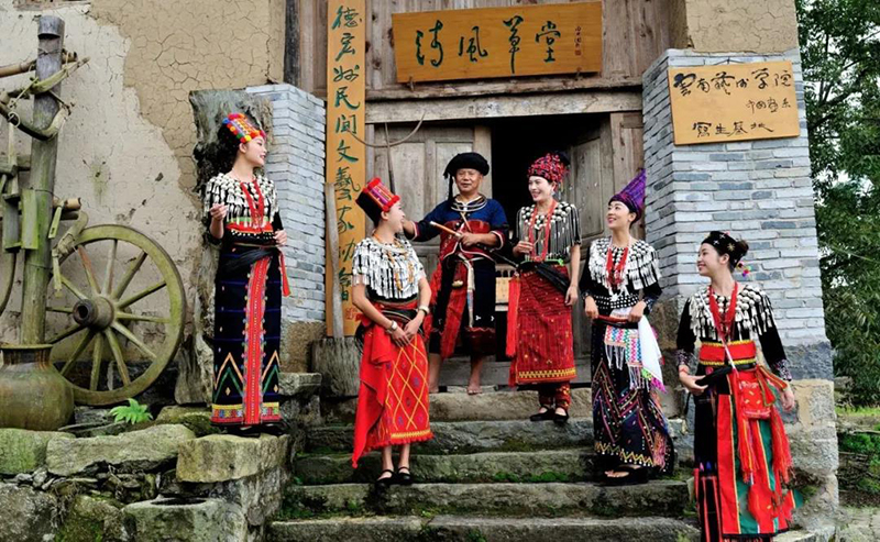 少有景頗族民族服裝登場(chǎng)，讓我們先睹為快！