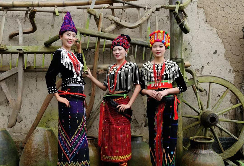 少有景頗族民族服裝登場(chǎng)，讓我們先睹為快！