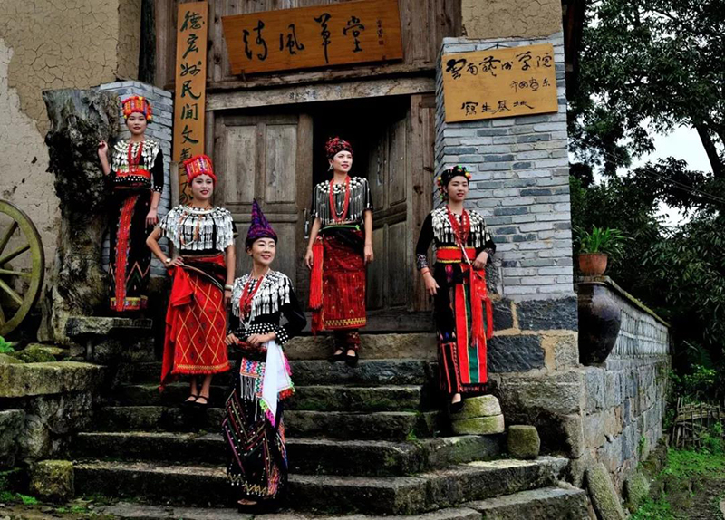 少有景頗族民族服裝登場(chǎng)，讓我們先睹為快！