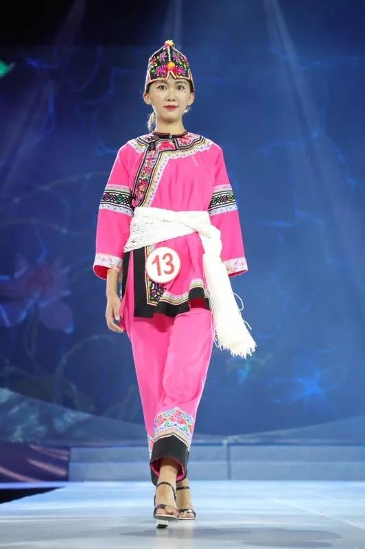 七彩云南，各地區(qū)民族服裝驚艷亮相 你最喜愛哪件民族服飾