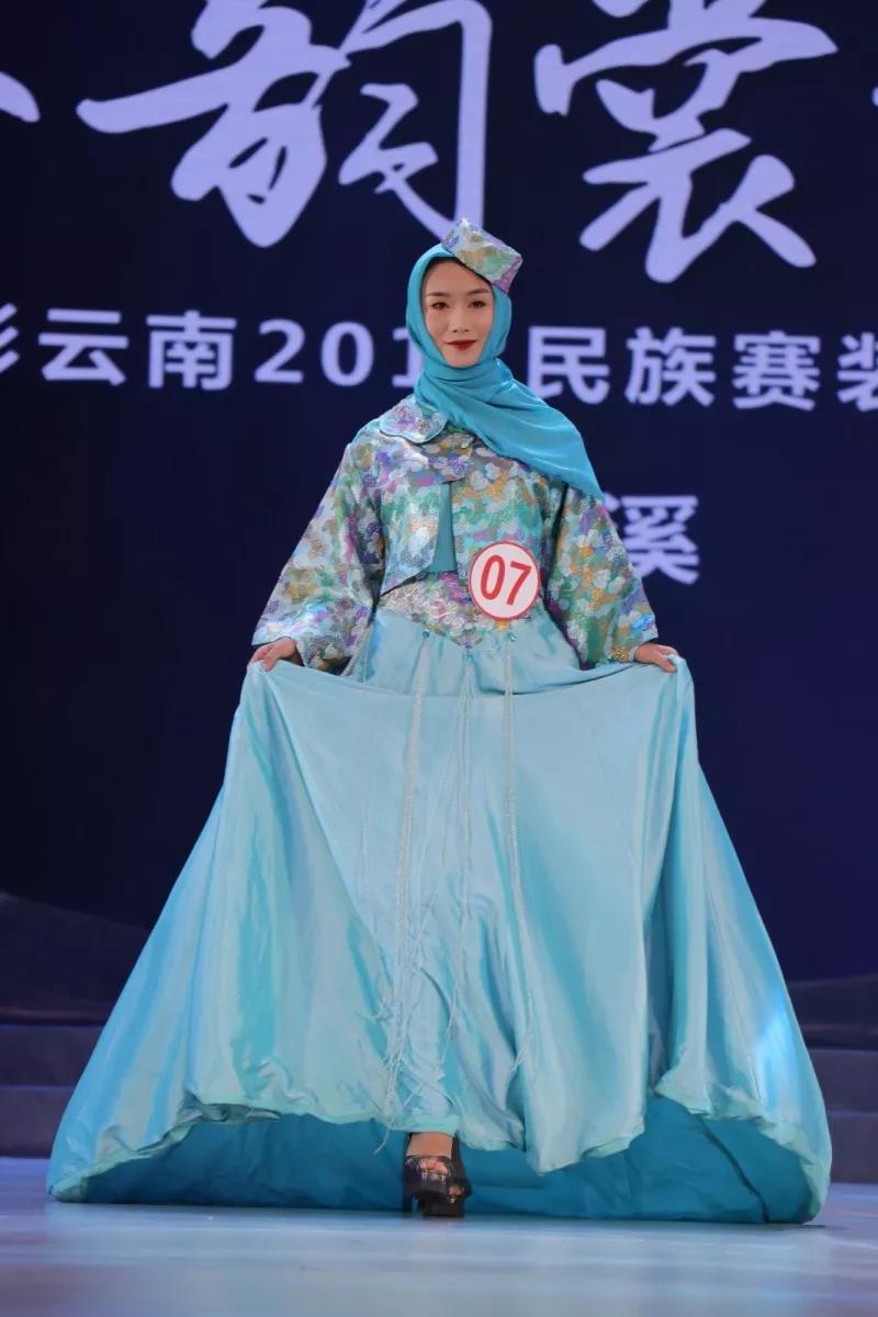 七彩云南，各地區(qū)民族服裝驚艷亮相 你最喜愛哪件民族服飾