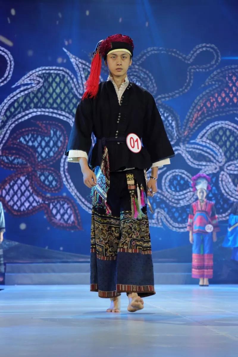 七彩云南，各地區(qū)民族服裝驚艷亮相 你最喜愛哪件民族服飾