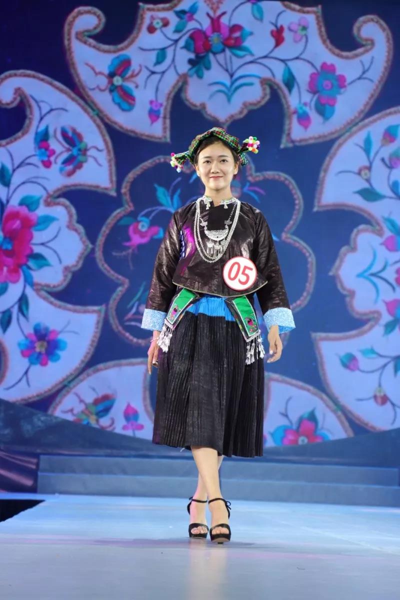 七彩云南，各地區(qū)民族服裝驚艷亮相 你最喜愛哪件民族服飾