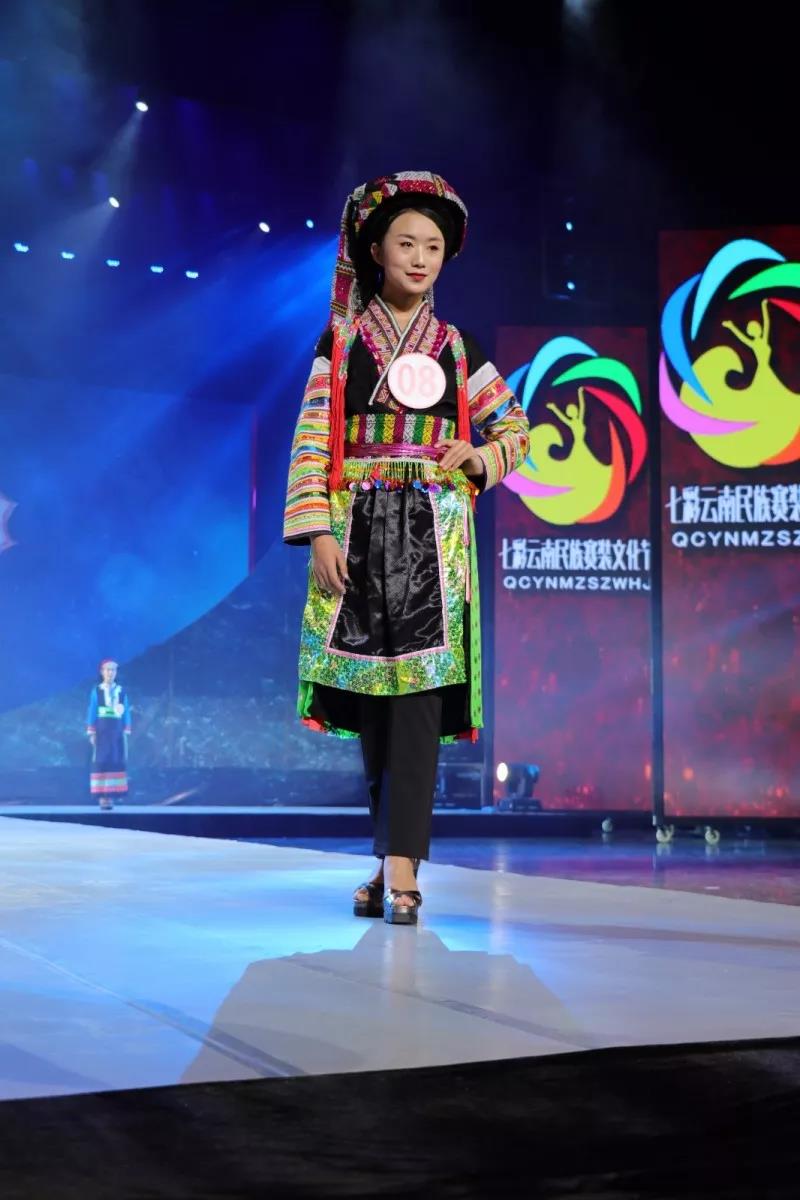 七彩云南，各地區(qū)民族服裝驚艷亮相 你最喜愛哪件民族服飾