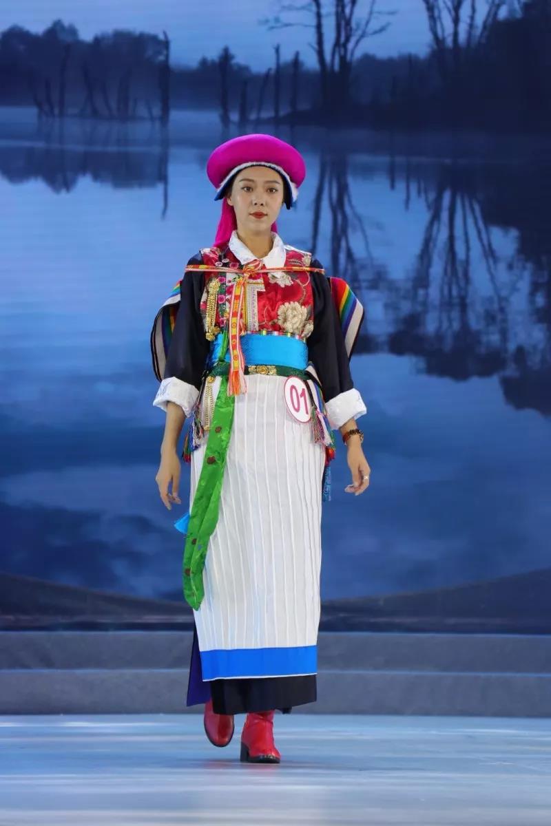 七彩云南，各地區(qū)民族服裝驚艷亮相 你最喜愛哪件民族服飾