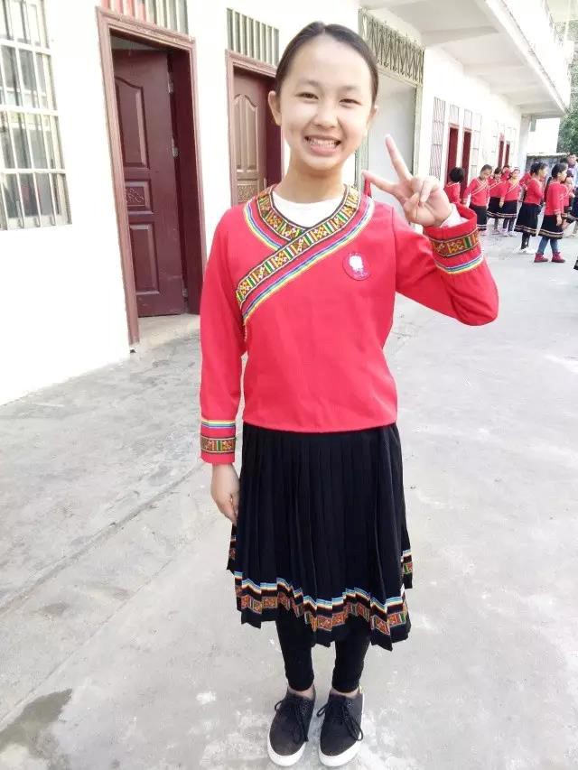 各民族小學(xué)的民族風(fēng)格校服，你更喜歡哪一件呢？