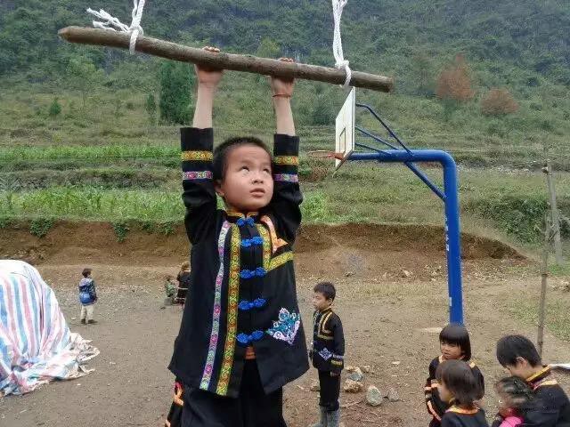 各民族小學(xué)的民族風(fēng)格校服，你更喜歡哪一件呢？